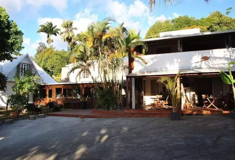 مسافرخانه Côte Cannelle