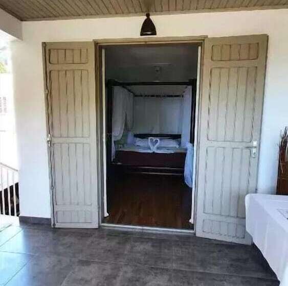 مسافرخانه Côte Cannelle