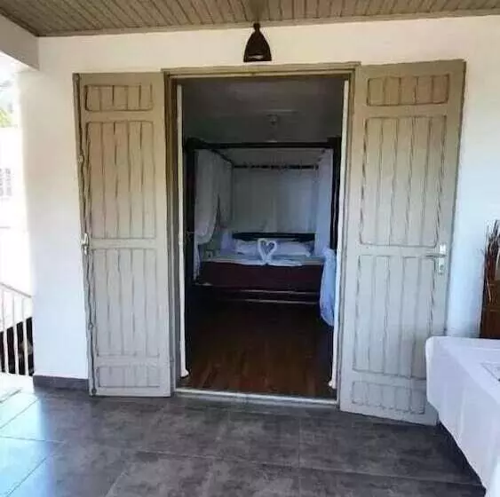 مسافرخانه Côte Cannelle