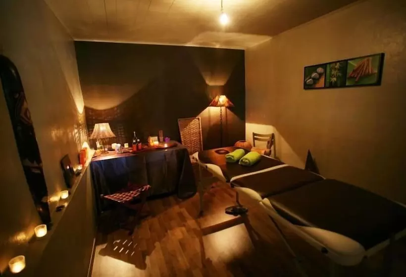 مسافرخانه Côte Cannelle