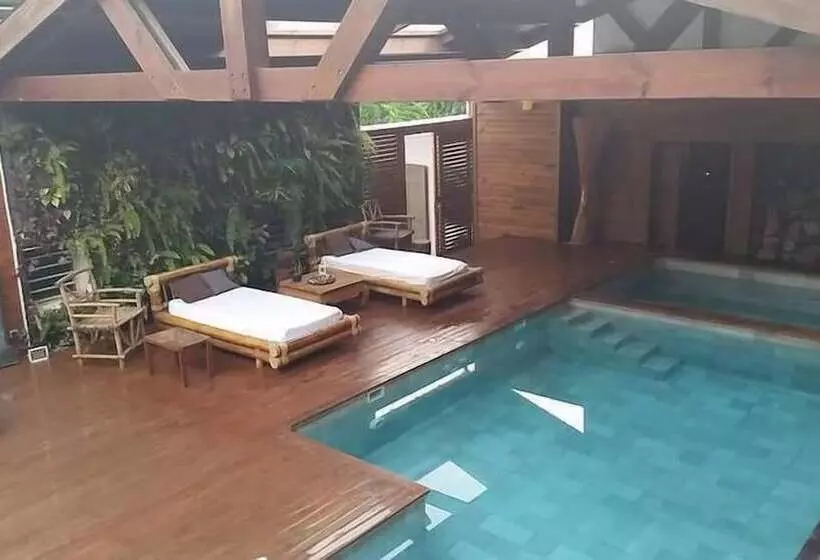 مسافرخانه Côte Cannelle