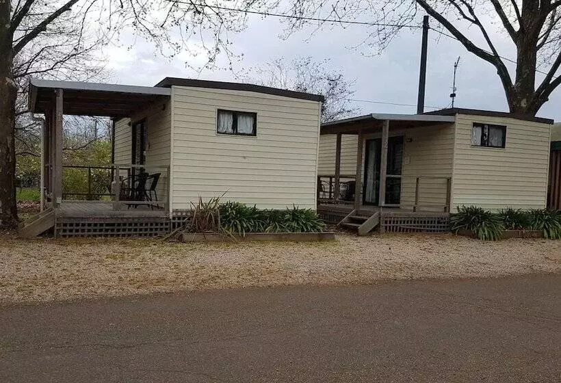 簡易ホテル Myrtleford Holiday Park
