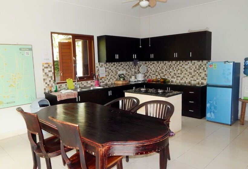 Хостел Uma Loka Villa