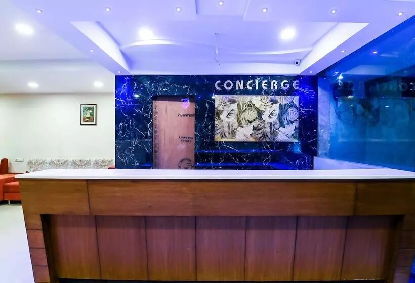 ホテル Balaji Grand