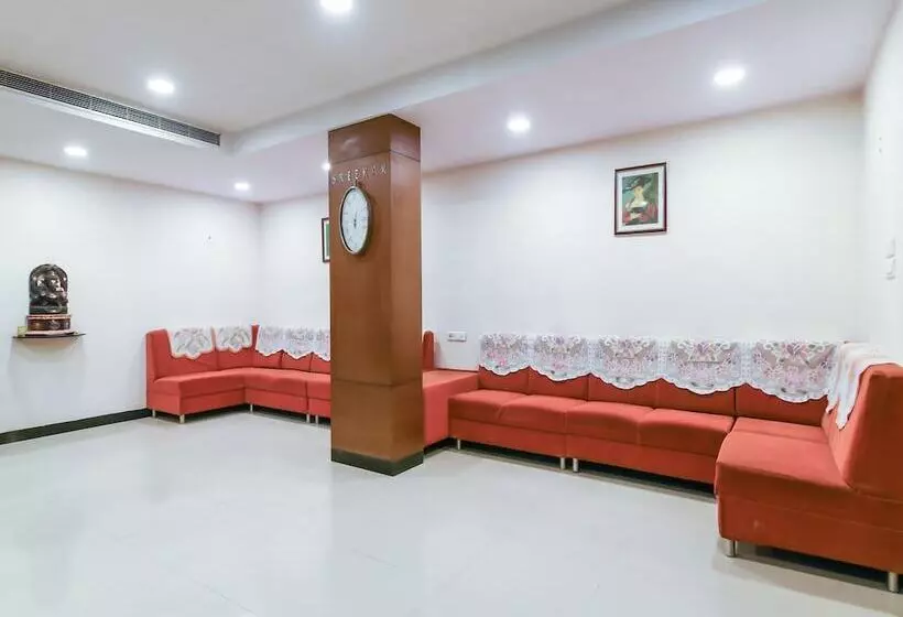 ホテル Balaji Grand