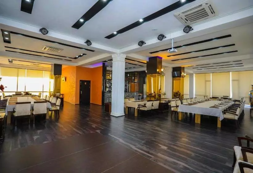 هتل Safar  And Spa