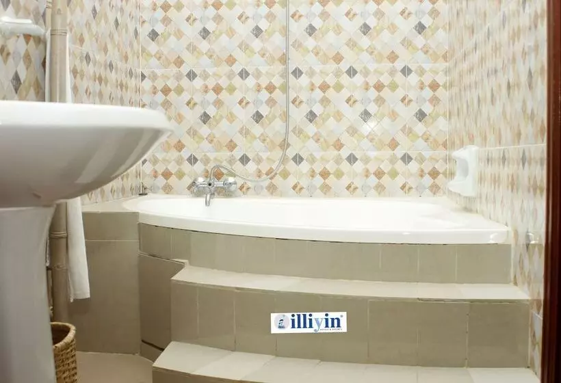 هتل Illiyin