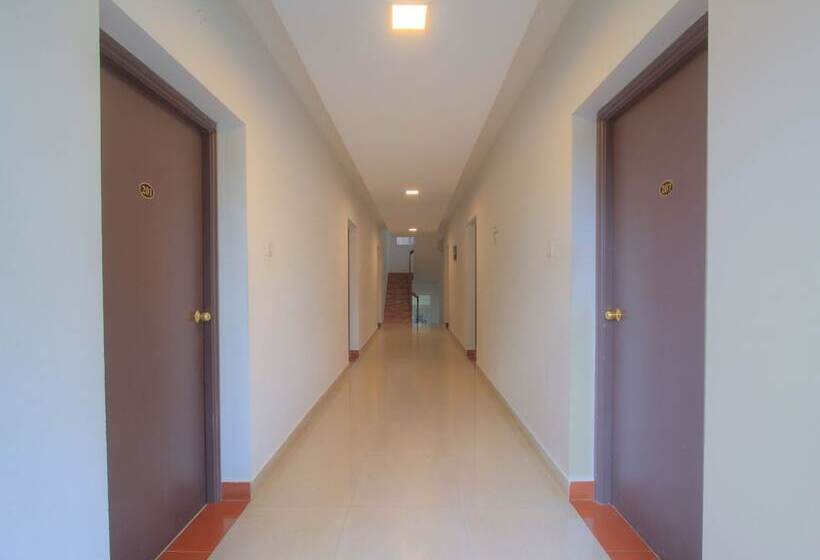 בית מלון כפרי Jia Stays By Oyo Rooms