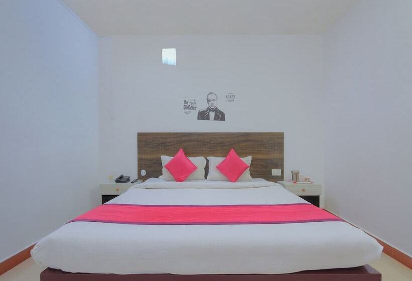 בית מלון כפרי Jia Stays By Oyo Rooms