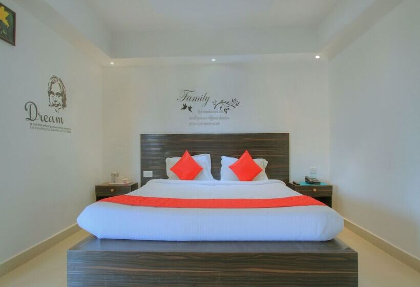 בית מלון כפרי Jia Stays By Oyo Rooms