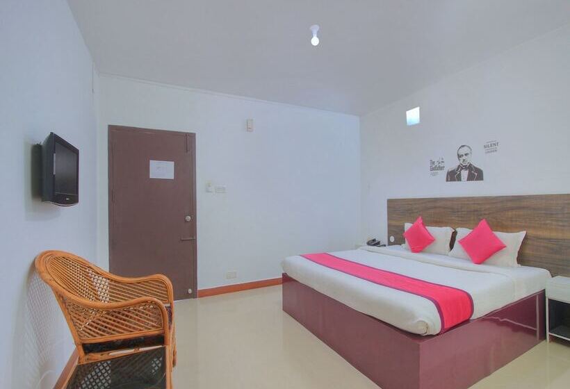 בית מלון כפרי Jia Stays By Oyo Rooms