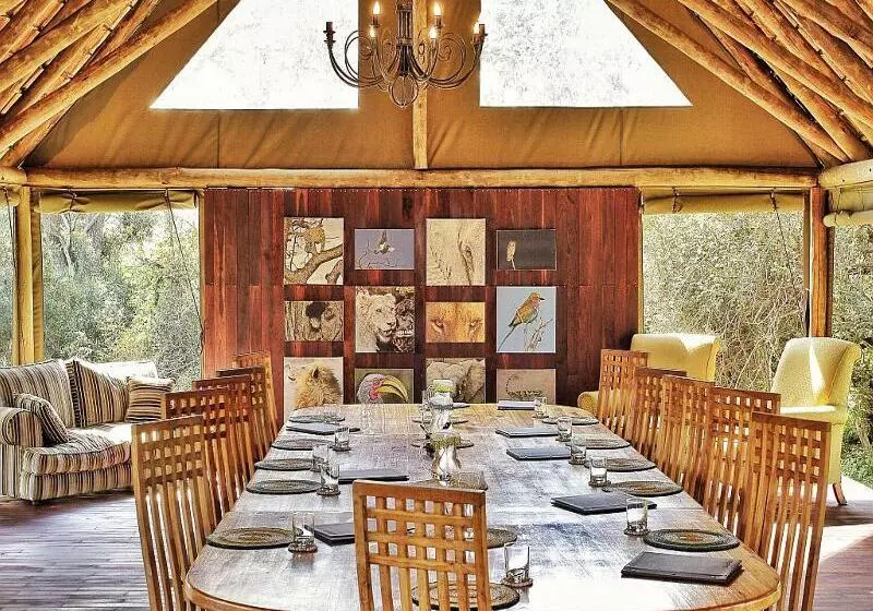 ホテル Kambaku Safari Lodge