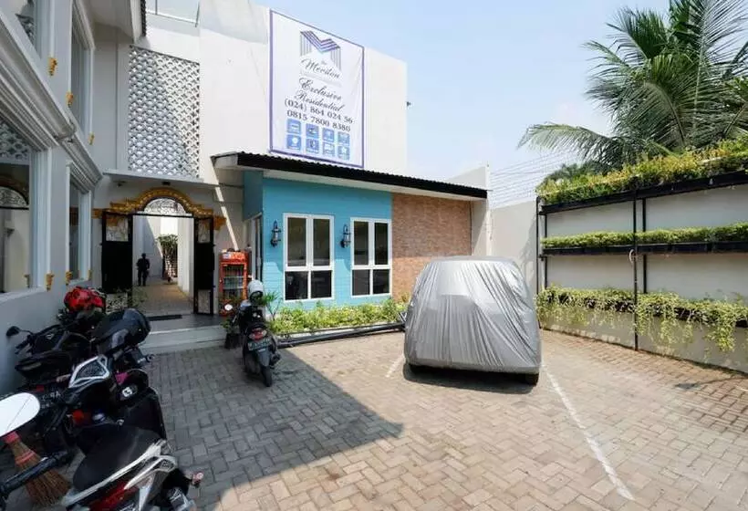 Hotelli Reddoorz Plus Near Paragon Mall Semarang