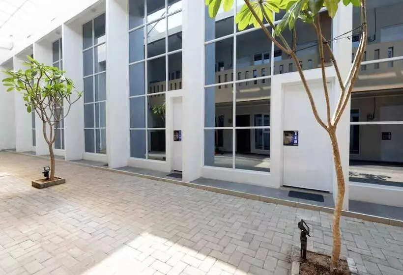 Hotelli Reddoorz Plus Near Paragon Mall Semarang