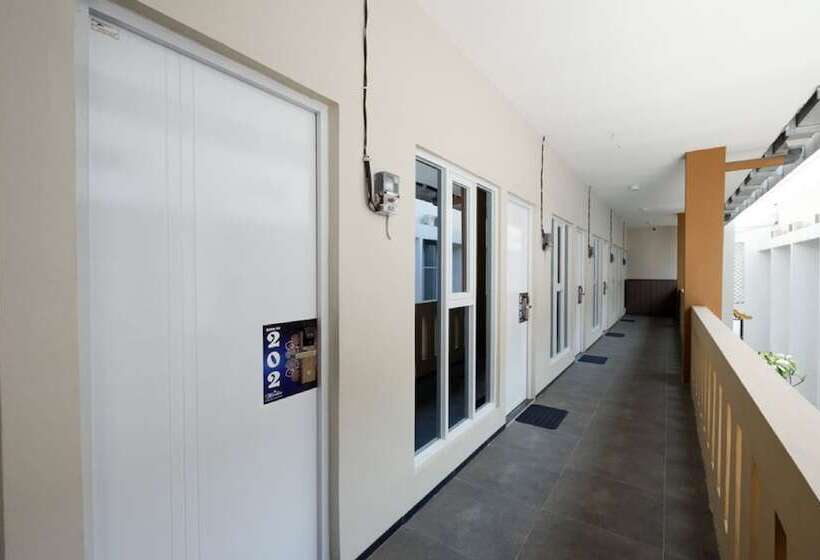 בית מלון כפרי Reddoorz Plus Near Paragon Mall Semarang