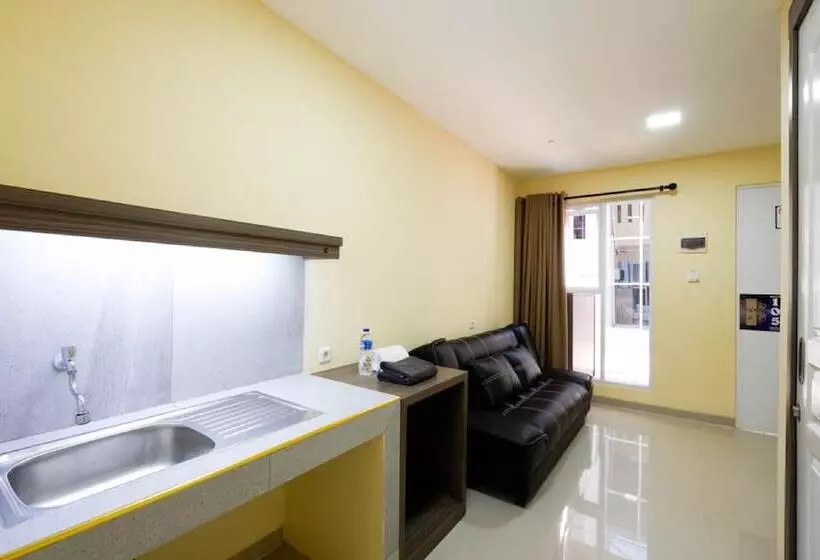 Hotelli Reddoorz Plus Near Paragon Mall Semarang