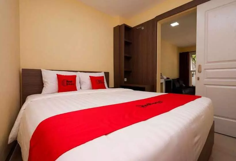 Hotelli Reddoorz Plus Near Paragon Mall Semarang