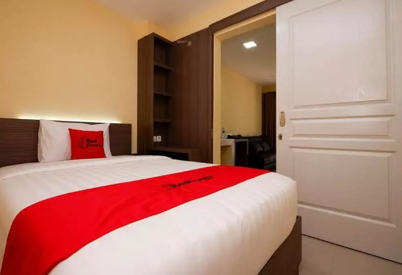 Hotelli Reddoorz Plus Near Paragon Mall Semarang