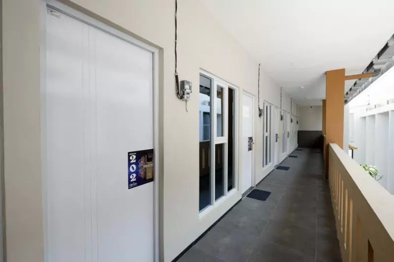 Hotelli Reddoorz Plus Near Paragon Mall Semarang