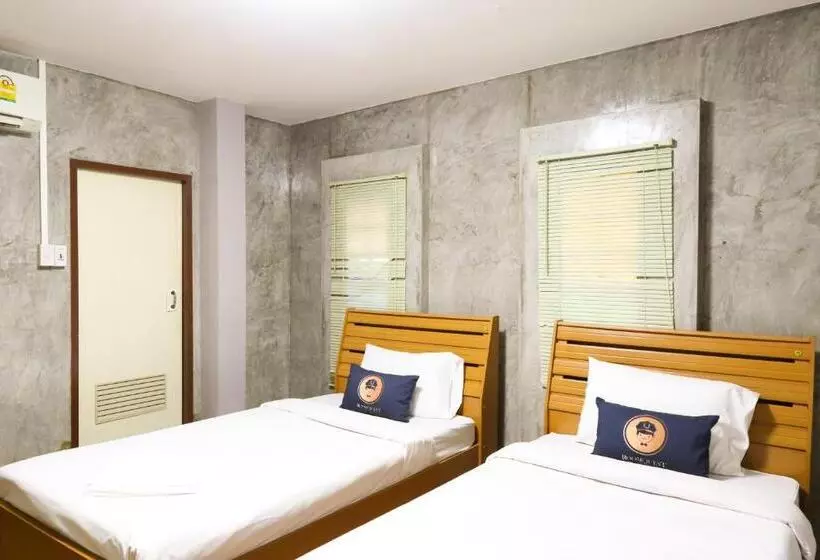 ホテル Roomquest Amphawa Vaylasamran