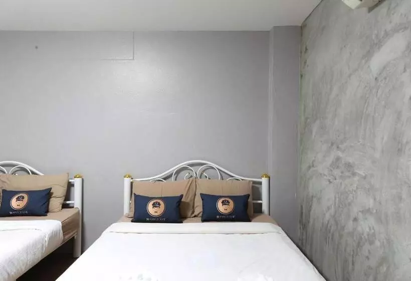 ホテル Roomquest Amphawa Vaylasamran