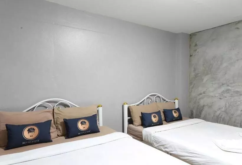 ホテル Roomquest Amphawa Vaylasamran