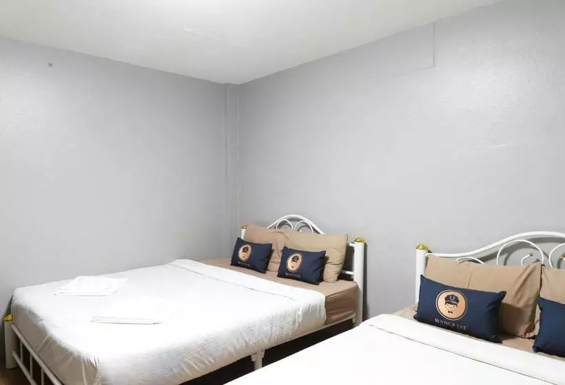 ホテル Roomquest Amphawa Vaylasamran