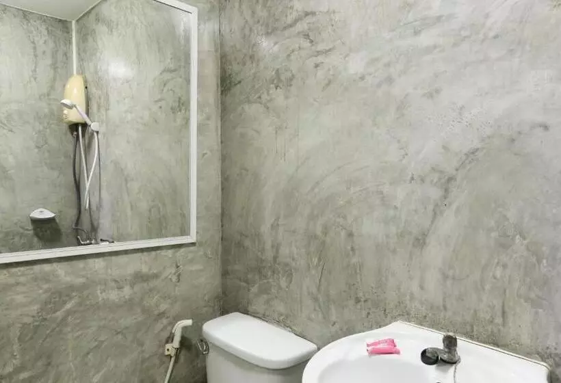 ホテル Roomquest Amphawa Vaylasamran