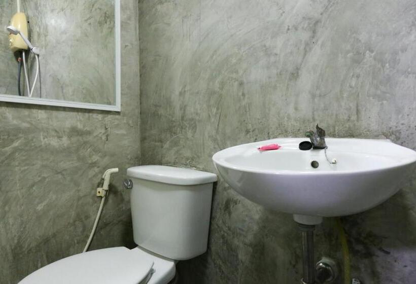 فندق Roomquest Amphawa Vaylasamran