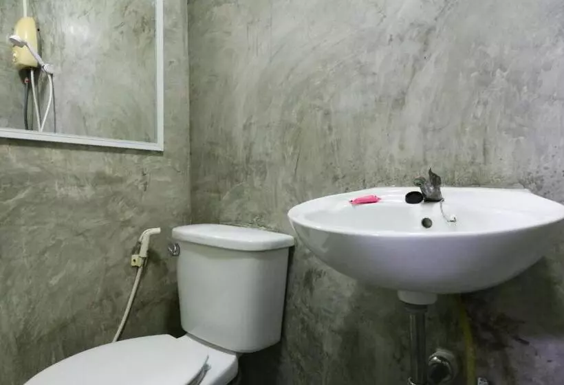 ホテル Roomquest Amphawa Vaylasamran