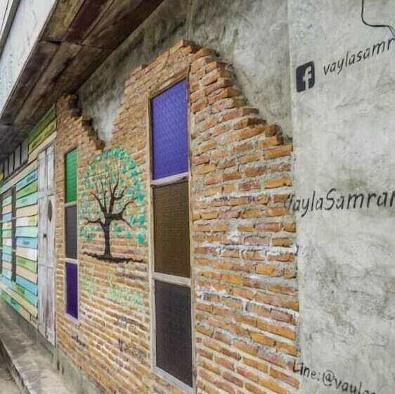 فندق Roomquest Amphawa Vaylasamran