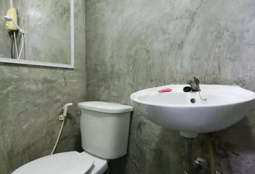 ホテル Roomquest Amphawa Vaylasamran