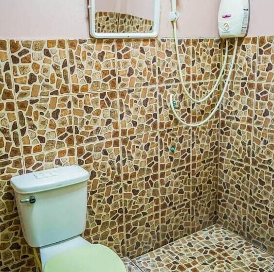 فندق Roomquest Amphawa Vaylasamran