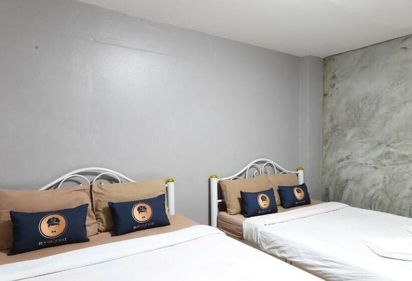 فندق Roomquest Amphawa Vaylasamran