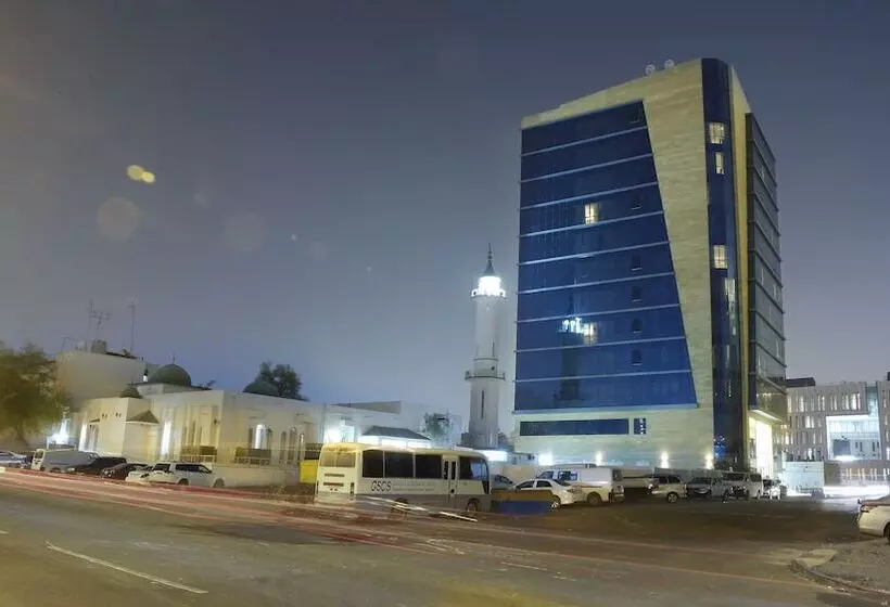 هتل The Castle Premium