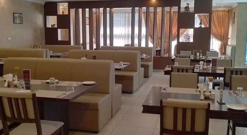 هتل The Castle Premium