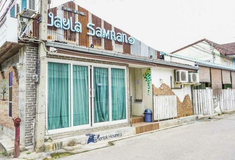 فندق Roomquest Amphawa Vaylasamran