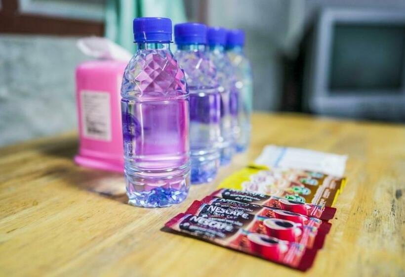 فندق Roomquest Amphawa Vaylasamran