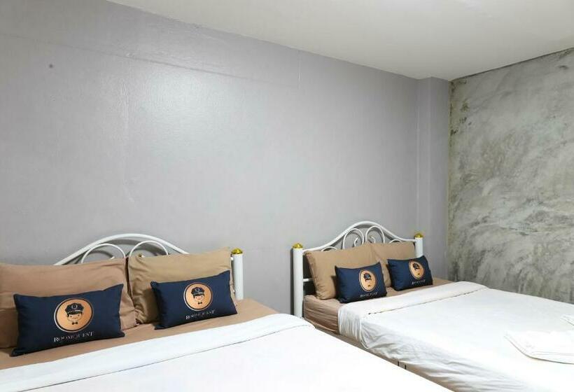 فندق Roomquest Amphawa Vaylasamran