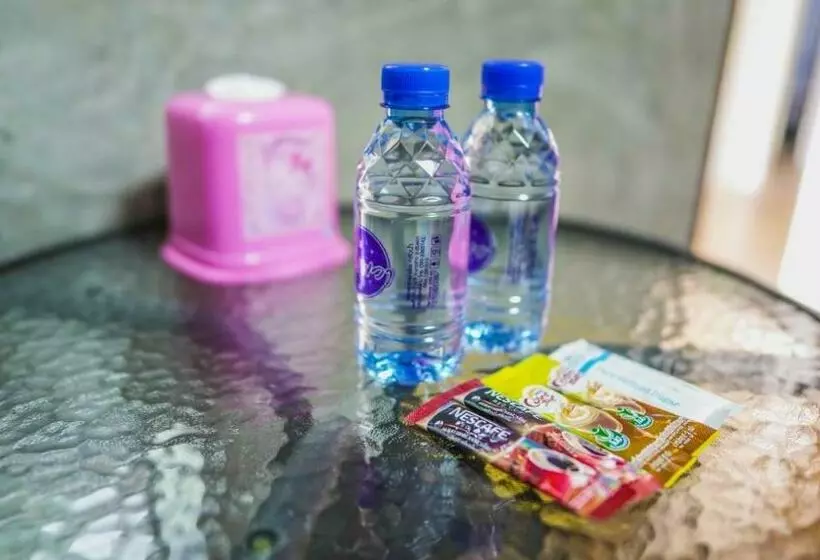 ホテル Roomquest Amphawa Vaylasamran