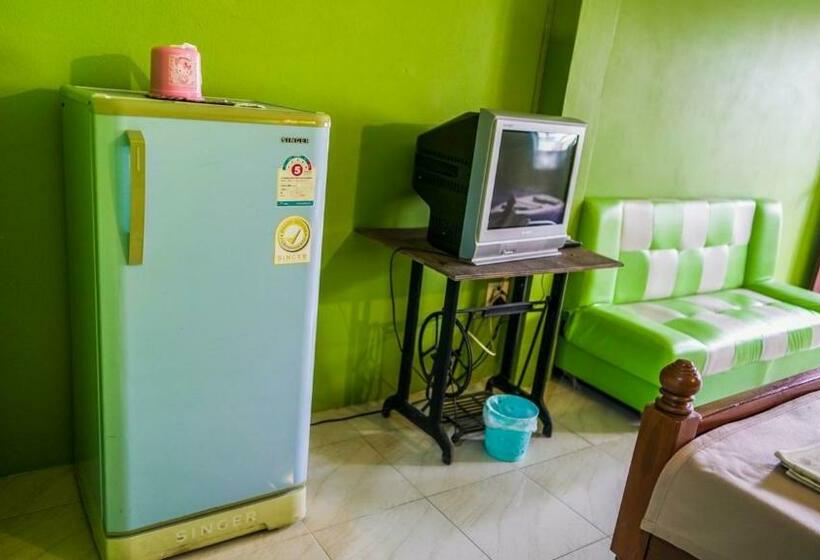 فندق Roomquest Amphawa Vaylasamran