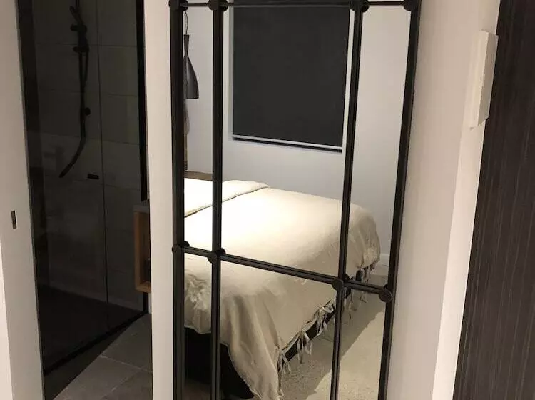 Timber Door Luxury Accommodation Geelong