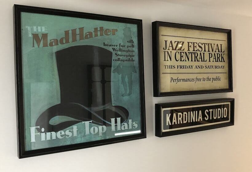 Timber Door Luxury Accommodation Geelong