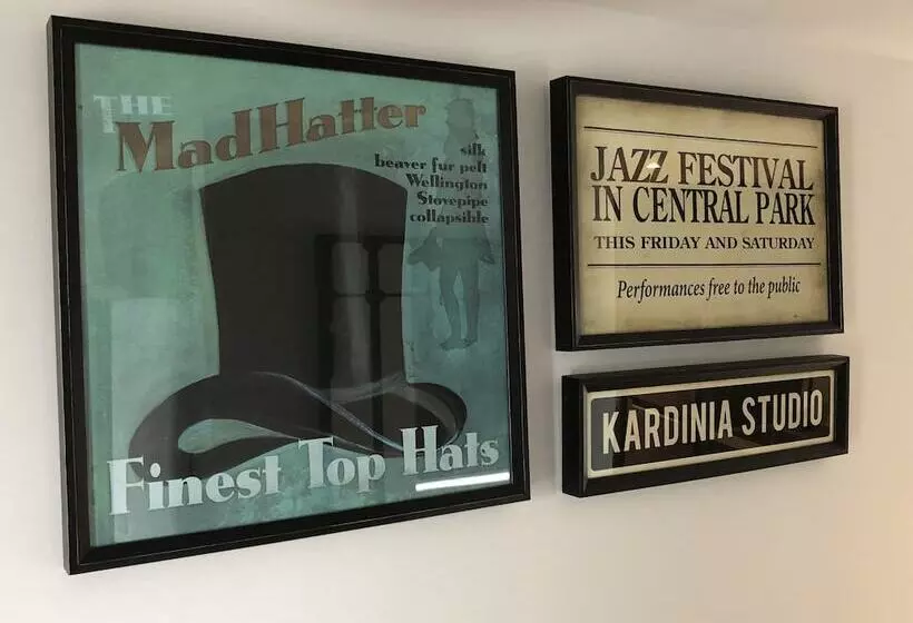 Timber Door Luxury Accommodation Geelong