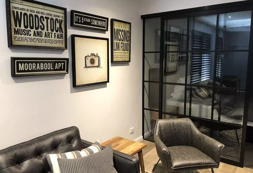 Timber Door Luxury Accommodation Geelong