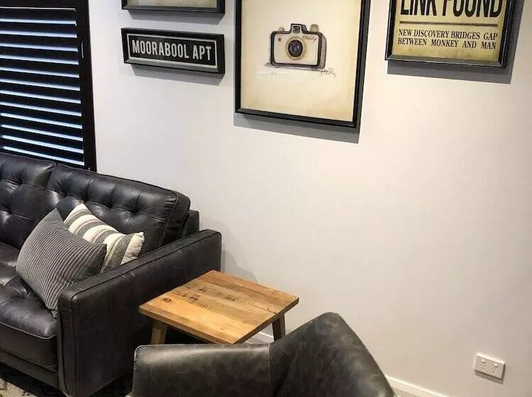 Timber Door Luxury Accommodation Geelong