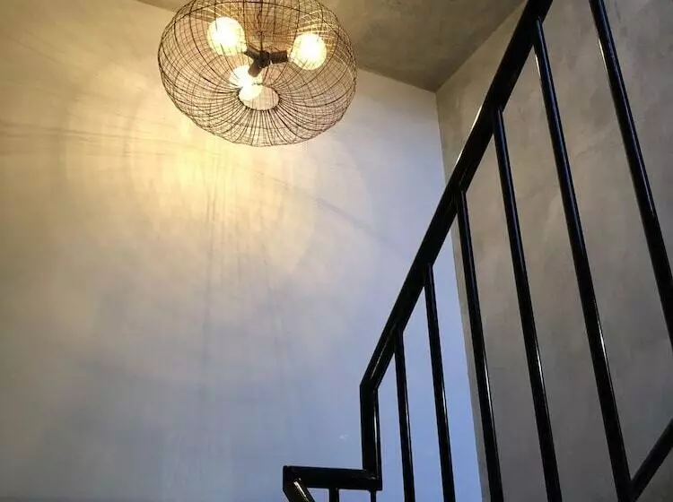 Timber Door Luxury Accommodation Geelong