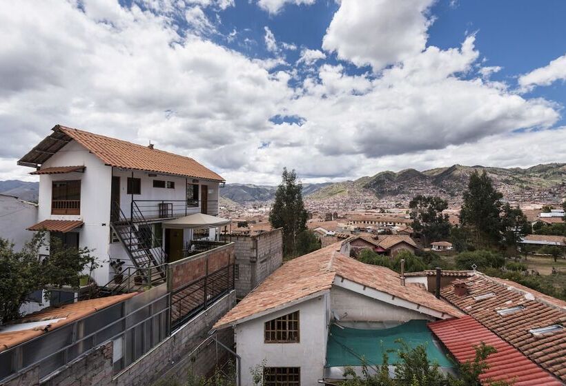 Hostel Pension Sanbleña B&b