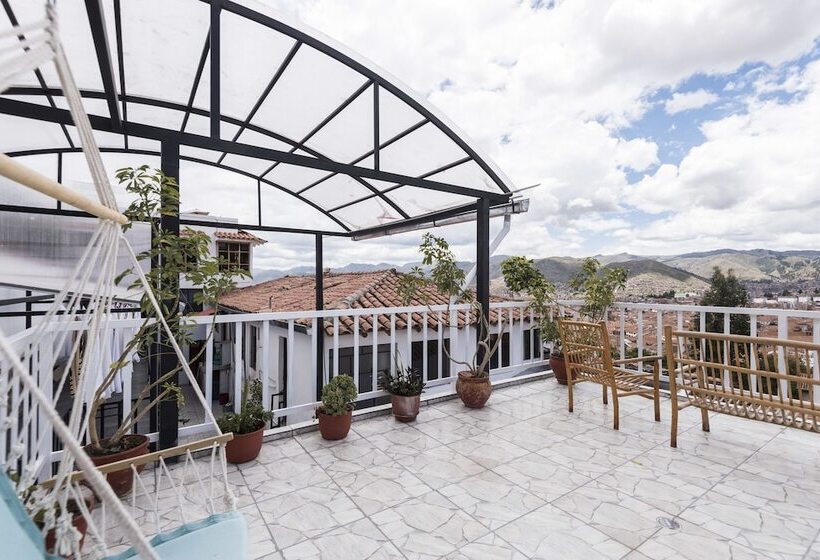 Hostel Pension Sanbleña B&b