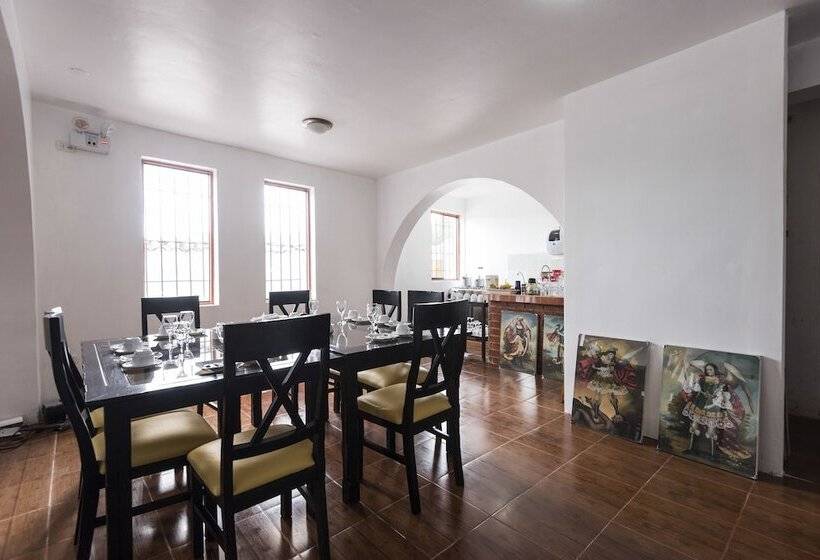 Hostel Pension Sanbleña B&b